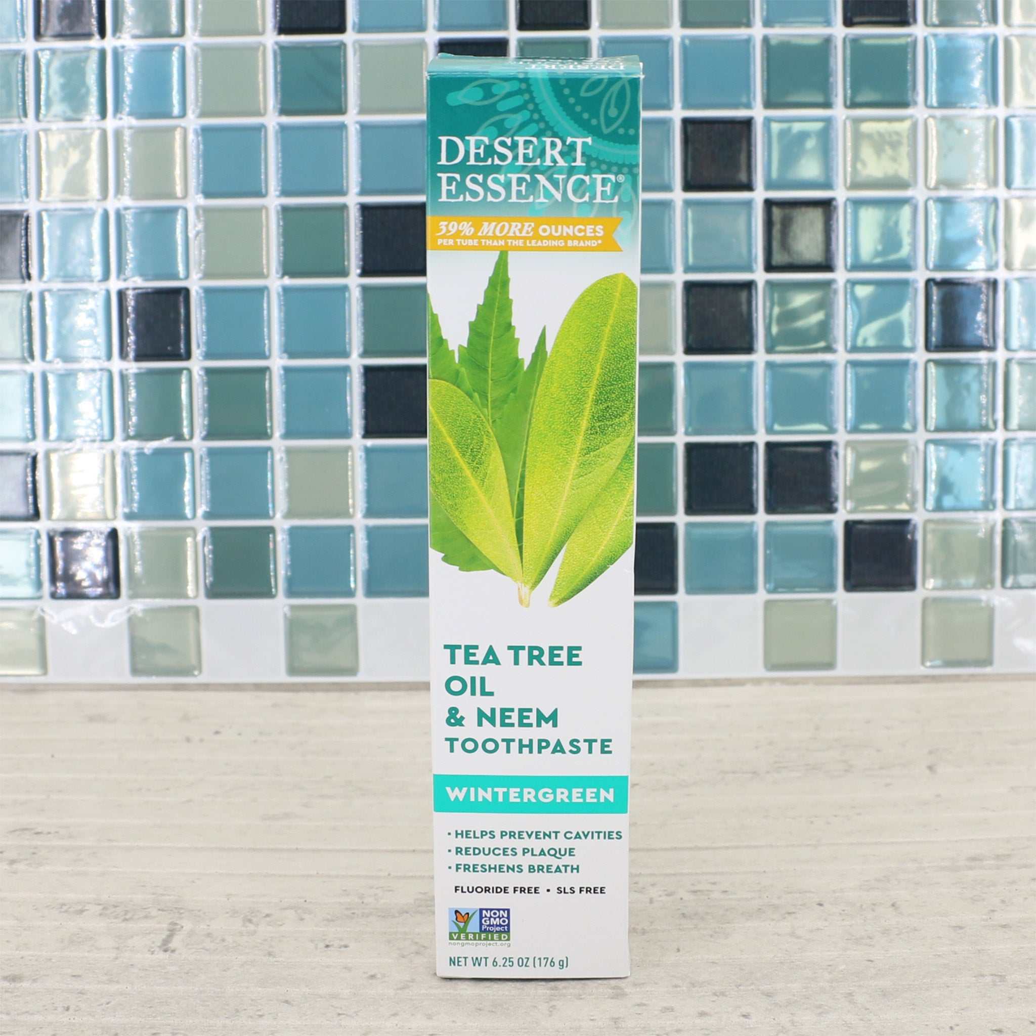 Teebaumöl-Zahncreme mit Niem / Dessert Essence / Pasta de dentes com tea tree oil e neem, 176g - Image 3